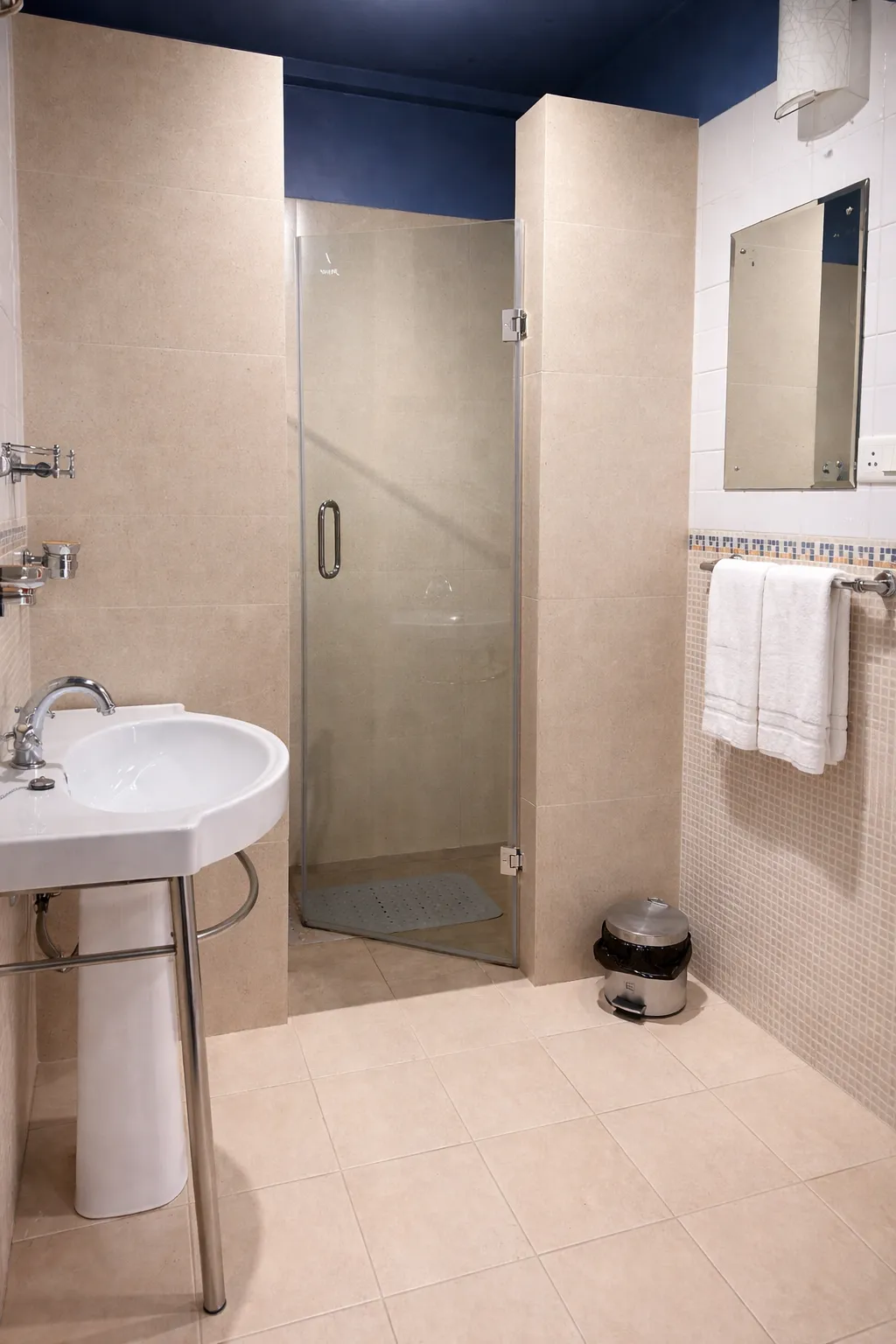 Family Room at Skylark Resort, Colva — photo 4